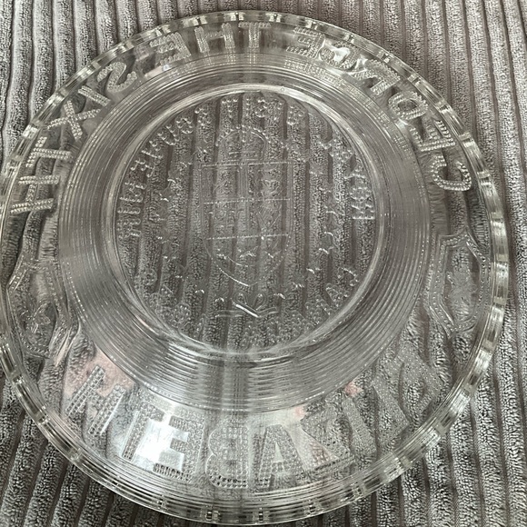 Commemorate Glasse Plate - Picture 2 of 4